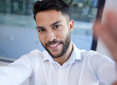 <em>Andrés G. </em>